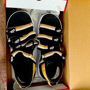 Woman’s size 10 Nike sandals